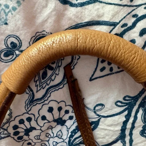 Chloe Brown and Gold Satchel with Vintage Appeal - Picture 7 of 12